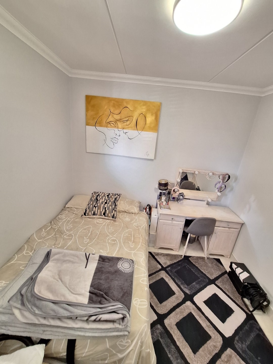 2 Bedroom Property for Sale in Vredekloof Western Cape